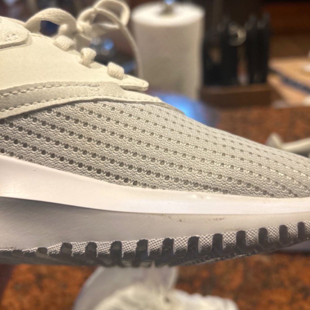 Reebok women’s gym shoes - Picture 4 of 8